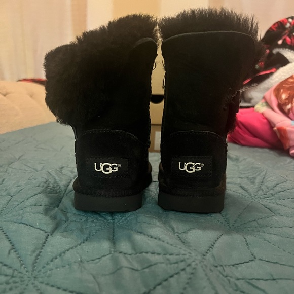 Toddler uggs - Picture 3 of 6